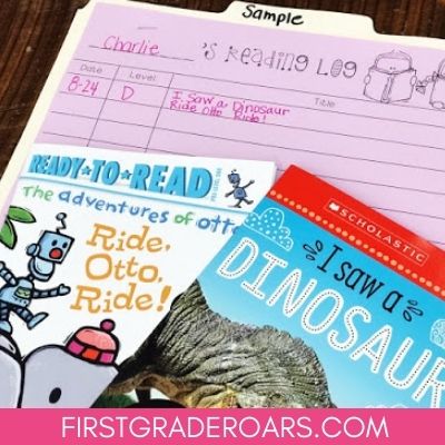This book in a bag program allows you to get books that are just right for students in their homes. This will help build fluency and practice reading at home. Don't forget to grab a few freebies too! #bookinabag #fluencypractice #firstgraderoars